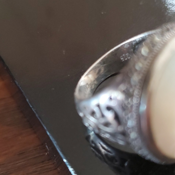 VINTAGE STERLING SILVER MOTHER OF PEARL RING - Picture 6 of 7